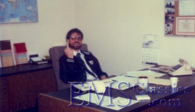 1985ShawnFrancisandhisonefingersalute.jpg