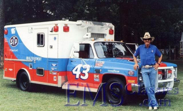 1985WheeledCoachGM,RichardPetty,photoCaryLivingstonx.jpg