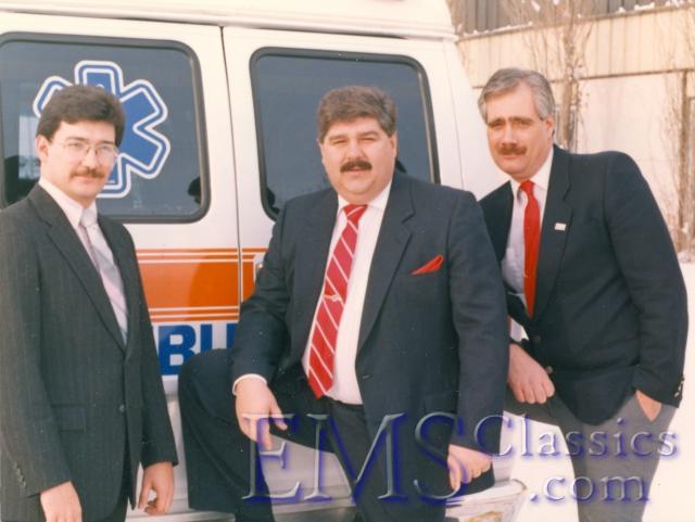 199001Ambulancesalesteam.jpg