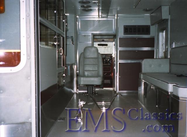 1990MobileMedicalFord02.jpg