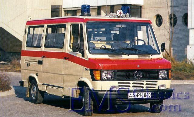1990sBinzMercedesKrankentransportwagen01.jpg