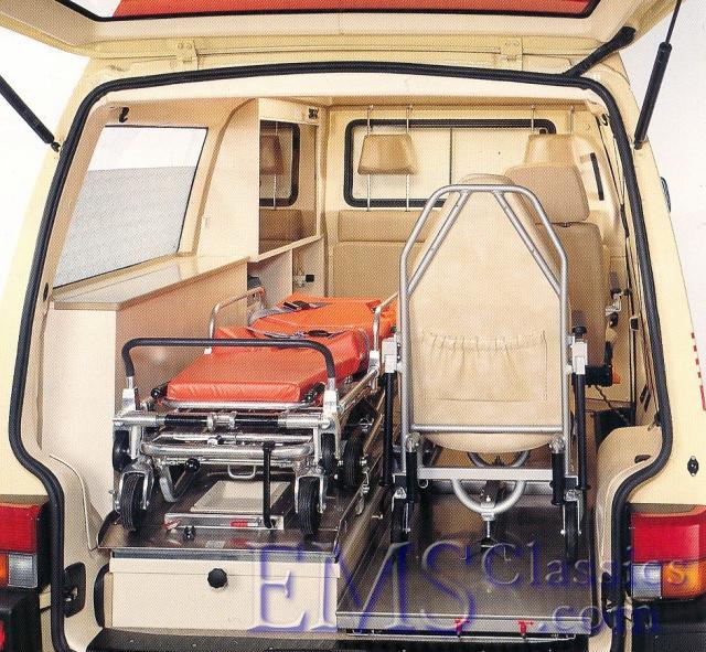 1990sBinzVolkswagenKrankenwagen02.jpg