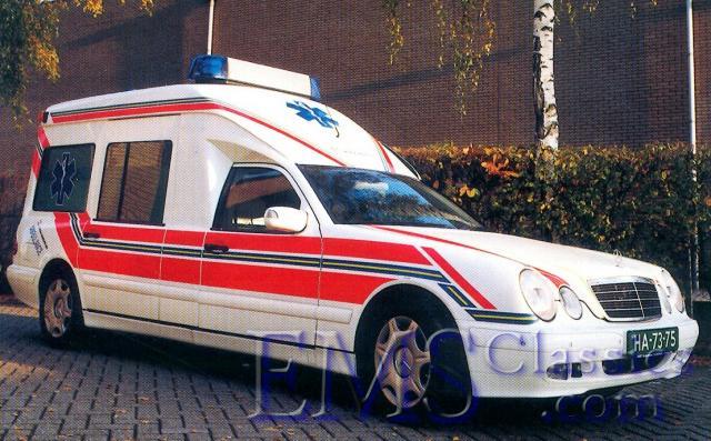 1999BinzMercedesphotoDeAmbulance.jpg