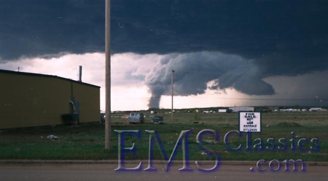 1999May19tornadofunnel02.jpg