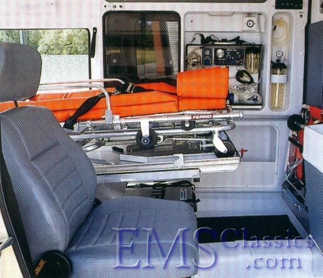 2002BinzMercedesKrankentransportA200203b.jpg
