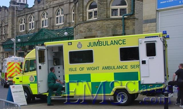 2003JUMBULANCE01.JPG