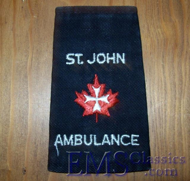 Generic,StJohnAmbulanceepaulette,photoChrisBenesch.JPG