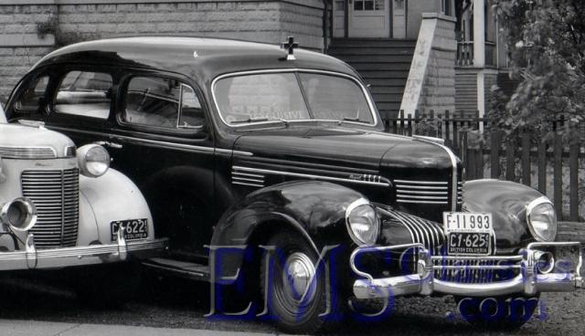 x1939Chrysler,sideLoader,phBruceHarford.jpg