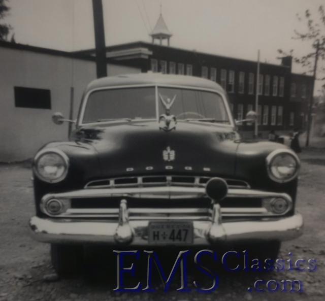 x1952Dodge,DemersFH,Beloeil.jpg