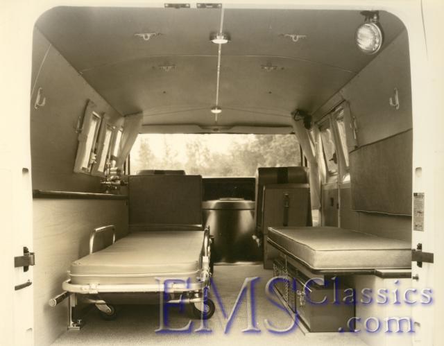 x1969UniversalFord02,Houston,phBillLeverett.jpg