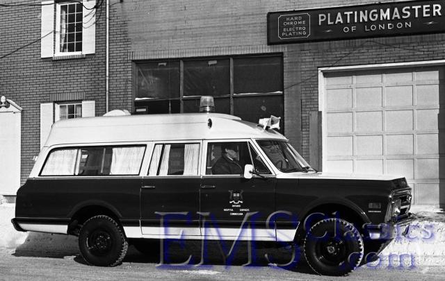 x1971StrathroyGM,London,TVAGovtLoan4X4,phWest.Univ.Londoncopy.jpg