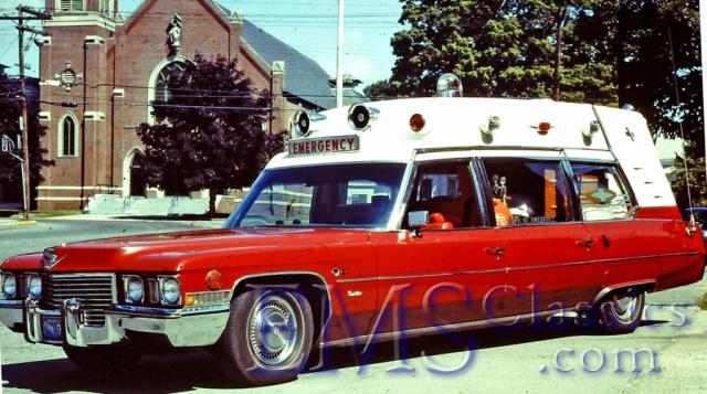 x1972SuperiorCadillac,AmesburyMA,phPietHovingx.jpg